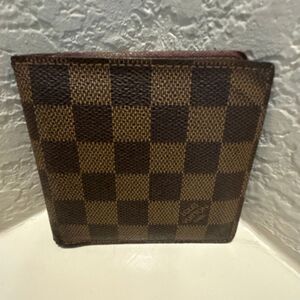 Louis Vuitton Men's Damier Ebene Bifold Wallet Iconic Brown Checkered Print